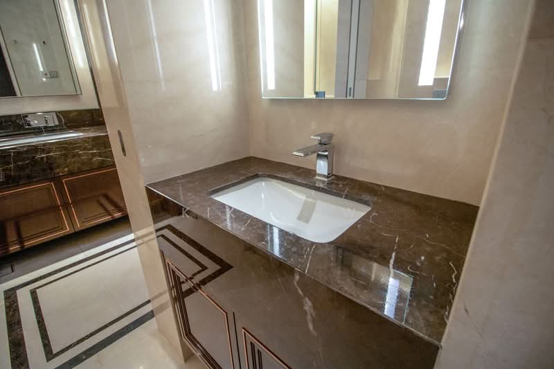 Kediaman Servis untuk Dijual di Pavilion Suites - Kiki Yew - Bathroom - PropertyGuru.com.my