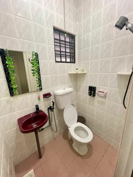Rumah Teres 1 Tingkat untuk Dijual di Taman Sri Bayu (Mersing) - Mohd Faez - Bathroom - PropertyGuru.com.my
