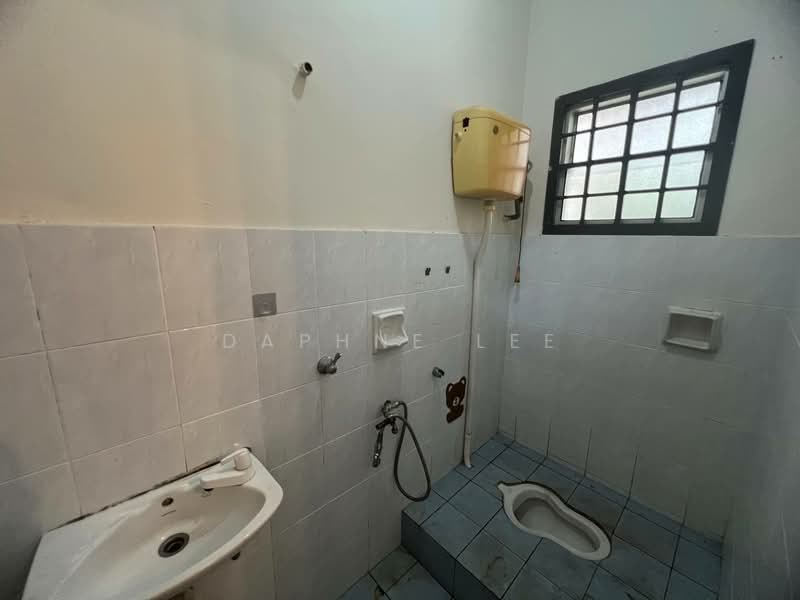 2-storey Terraced House for Rent in Taman Puteri Wangsa (Ulu Tiram) - Daphne Lee - Bathroom - PropertyGuru.com.my