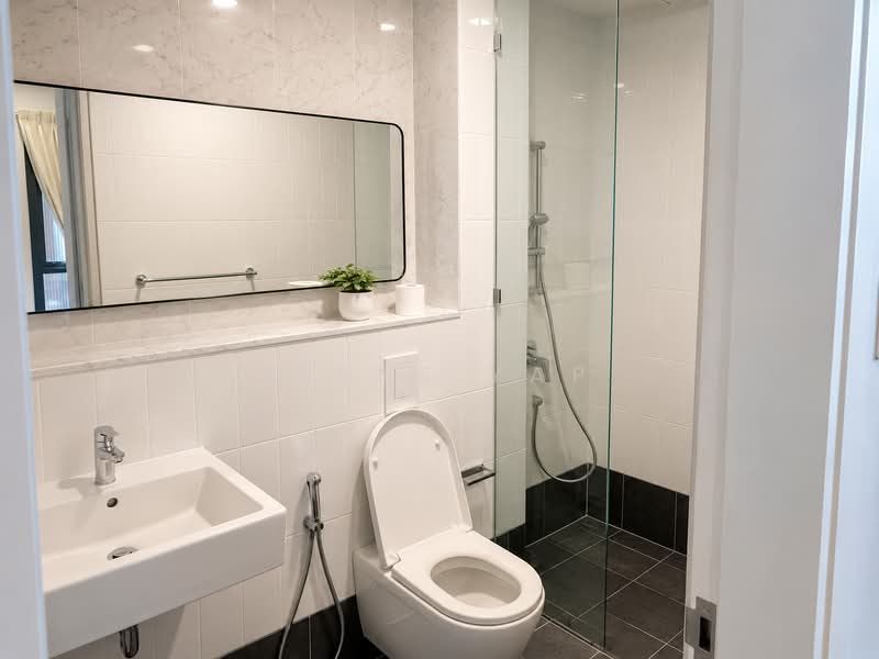 Servis Apartment untuk Disewa di Isola - Irene Yap - Bathroom - PropertyGuru.com.my