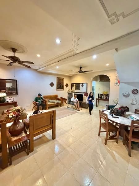 Rumah Teres 2 Tingkat untuk Dijual di Taman Desa Tebrau (Tebrau) - Jeff Lee - Living Room - PropertyGuru.com.my