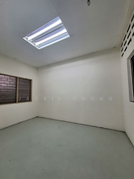 Kedai untuk Dijual di Kuchai Lama (Kuala Lumpur) - Jackie Chong - Interior - PropertyGuru.com.my
