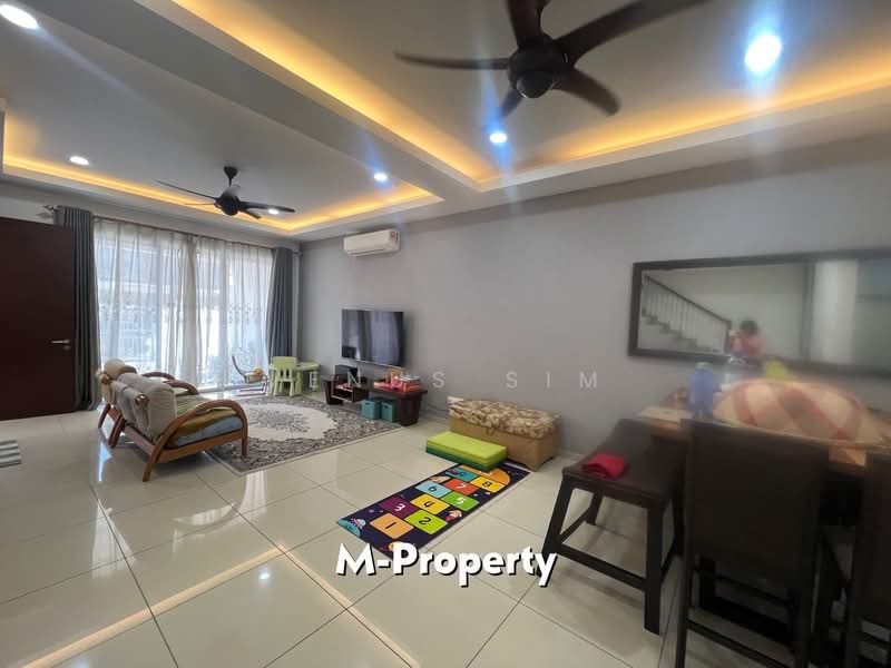 Rumah Teres 2 Tingkat untuk Disewa di Bandar Rimbayu (Telok Panglima Garang) - Venus Sim - Living Room - PropertyGuru.com.my
