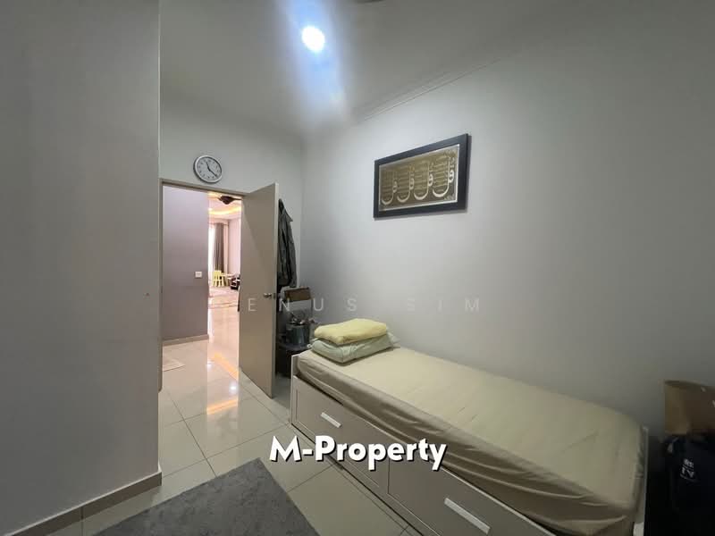 Rumah Teres 2 Tingkat untuk Disewa di Bandar Rimbayu (Telok Panglima Garang) - Venus Sim - Bedroom - PropertyGuru.com.my