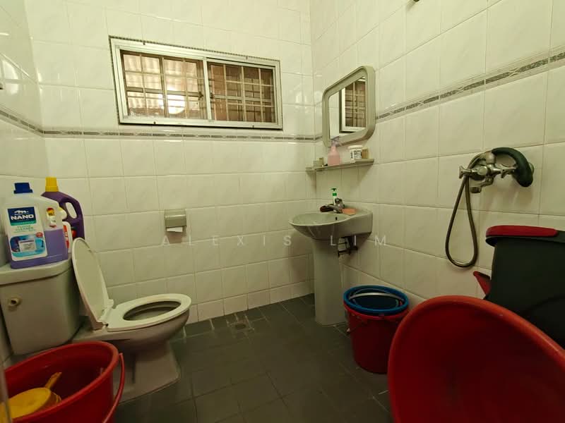 Bungalow for Sale in Taman Gembira (Klang) - Alexis Lim - Bathroom - PropertyGuru.com.my