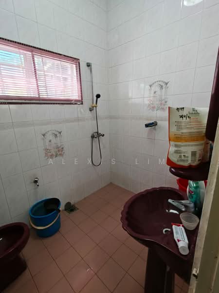 Bungalow for Sale in Taman Gembira (Klang) - Alexis Lim - Bathroom - PropertyGuru.com.my