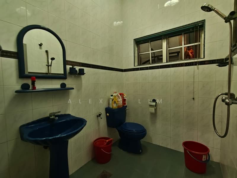 Bungalow for Sale in Taman Gembira (Klang) - Alexis Lim - Bathroom - PropertyGuru.com.my