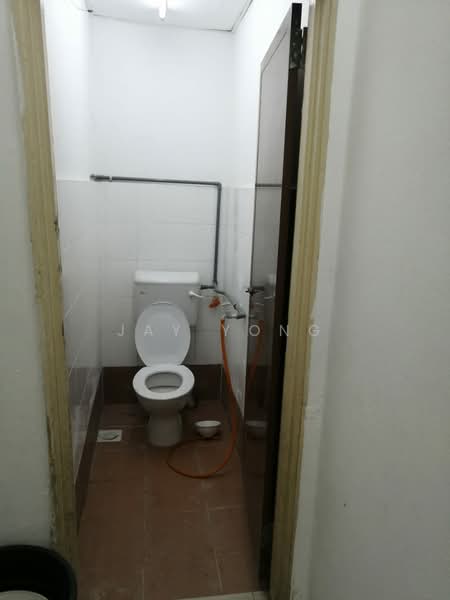 Office for Rent in Taman Sri Sinar (Segambut) - Jay Yong - Bathroom - PropertyGuru.com.my