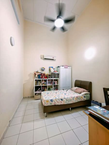 1-storey Terraced House for Sale in Taman Seri Austin (Tebrau) - Jeff Lee - Bedroom - PropertyGuru.com.my