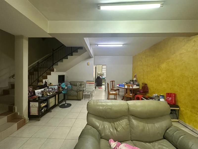 2-storey Terraced House for Sale in Taman Skudai Indah (Skudai) - Darren Ho - Living Room - PropertyGuru.com.my
