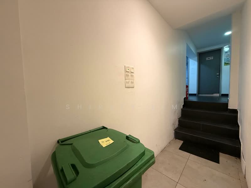 Shop / Office for Rent in Taman Johor Jaya (Johor Bahru) - Shirley Lim - Entrance - PropertyGuru.com.my