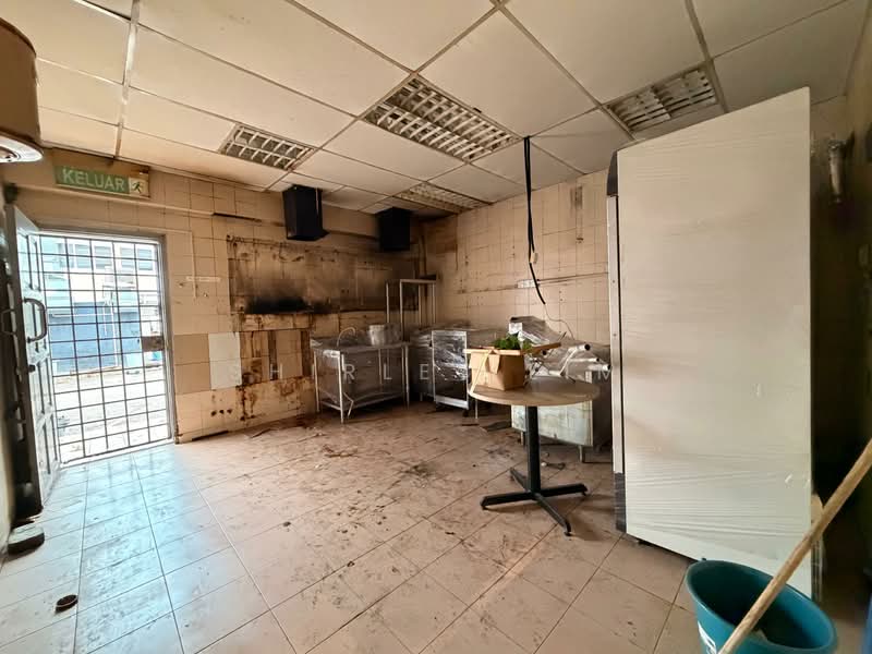 Shop / Office for Rent in Taman Johor Jaya (Johor Bahru) - Shirley Lim - Kitchen - PropertyGuru.com.my