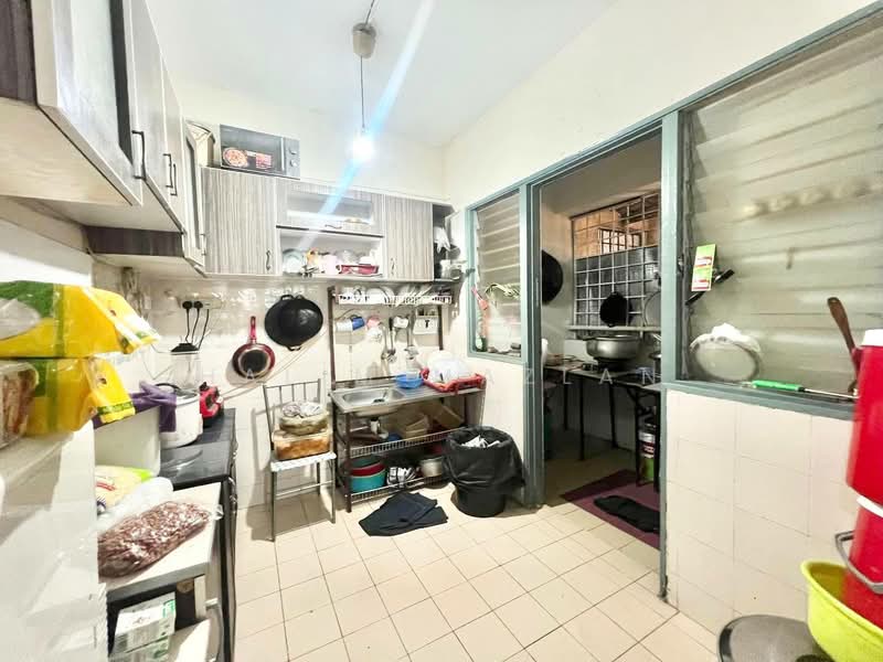 Apartment for Sale at Vista Lavender - Halim Mazlan - Kitchen - PropertyGuru.com.my