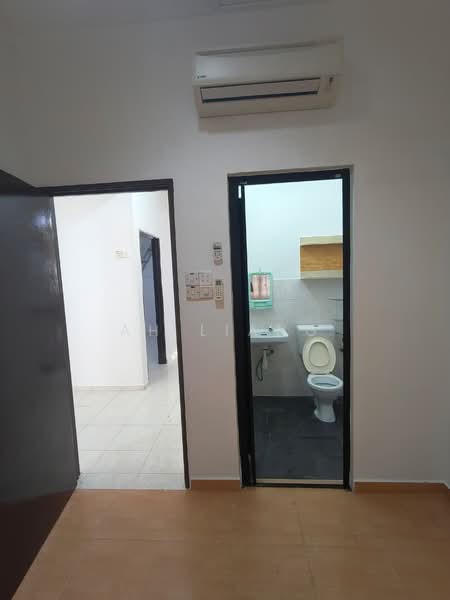 Rumah Teres 1 Tingkat untuk Dijual di Taman Pulai Emas (Kulai) - Ah Liang - Bathroom - PropertyGuru.com.my