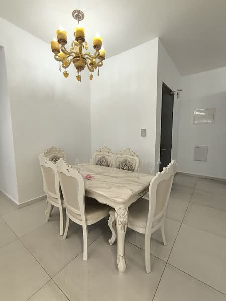 Condominium for Rent at Bay Point @ Country Garden Danga Bay - Wyatt Chan Shoou Tyn - Dining Room - PropertyGuru.com.my