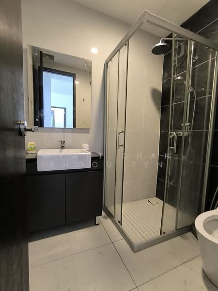 Condominium for Rent at Bay Point @ Country Garden Danga Bay - Wyatt Chan Shoou Tyn - Bathroom - PropertyGuru.com.my