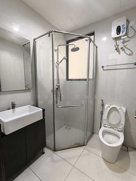 Condominium for Rent at Bay Point @ Country Garden Danga Bay - Wyatt Chan Shoou Tyn - Bathroom - PropertyGuru.com.my