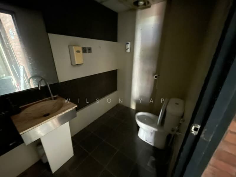 Shop for Rent in Puchong (Selangor) - Wilson Yap - Bathroom - PropertyGuru.com.my