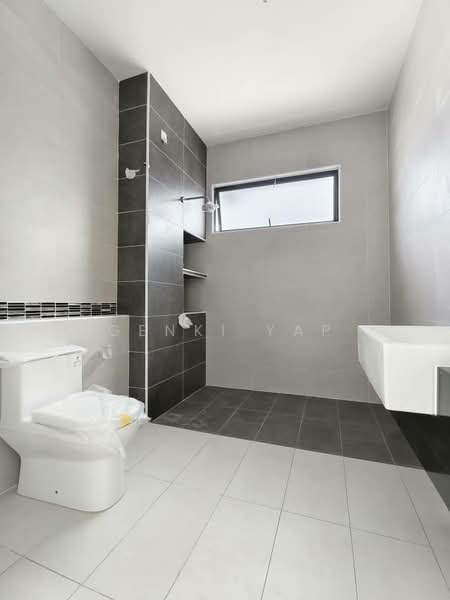 Rumah Teres untuk Dijual di Taman Desa Tebrau (Tebrau) - Genki Yap - Bathroom - PropertyGuru.com.my