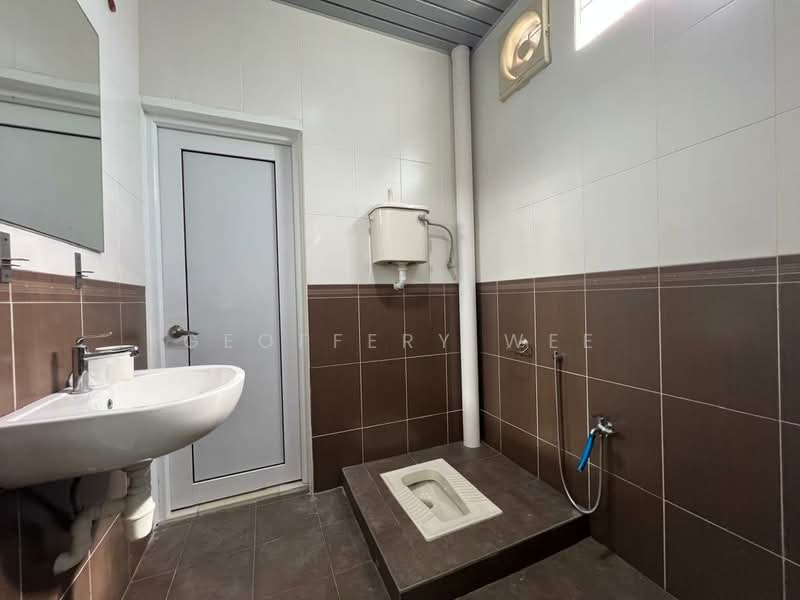 2-storey Terraced House for Rent in Taman Pertam Jaya (Melaka City) - Geoffery Wee - Bathroom - PropertyGuru.com.my