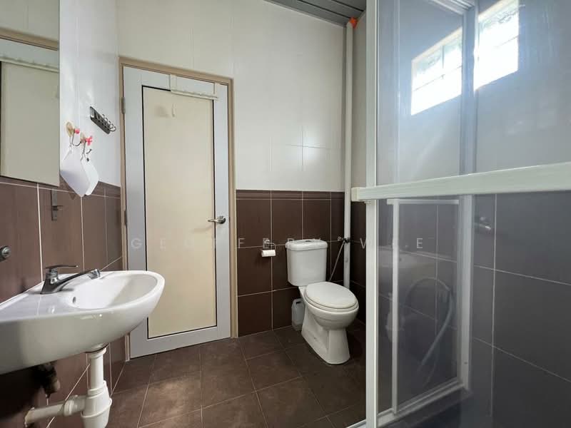 2-storey Terraced House for Rent in Taman Pertam Jaya (Melaka City) - Geoffery Wee - Bathroom - PropertyGuru.com.my