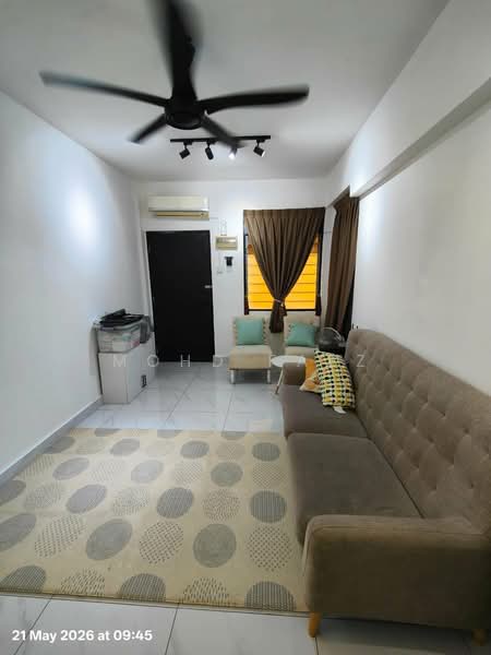 Rumah Flat untuk Dijual di Pangsapuri Jentayu @ Kangkar Pulai - Mohd Faez - Living Room - PropertyGuru.com.my