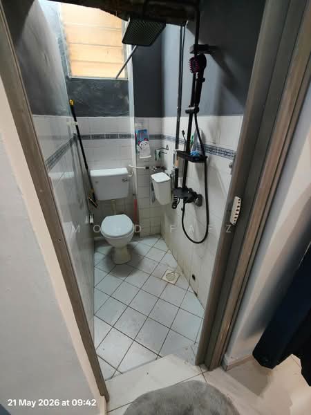 Rumah Flat untuk Dijual di Pangsapuri Jentayu @ Kangkar Pulai - Mohd Faez - Bathroom - PropertyGuru.com.my