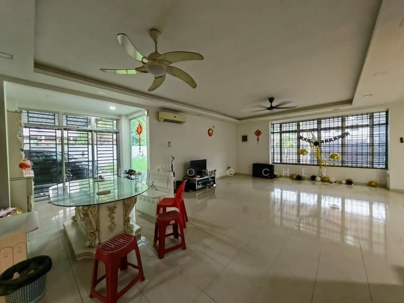 Rumah Teres 2 Tingkat untuk Dijual di Ehsan Jaya (Johor Bahru) - Shieh Long Chen - Living Room - PropertyGuru.com.my