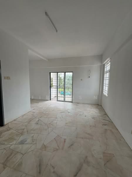 Bungalow for Sale in Pantai Sepang Putra (Sepang) - Firdaus N - Living Room - PropertyGuru.com.my