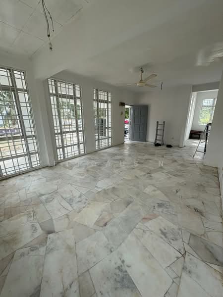 Bungalow for Sale in Pantai Sepang Putra (Sepang) - Firdaus N - Living Room - PropertyGuru.com.my
