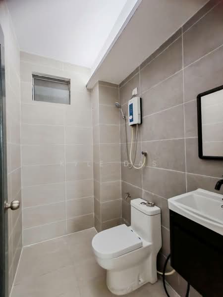 Apartment for Sale at Lake View Suites - Kyle Das - Bathroom - PropertyGuru.com.my