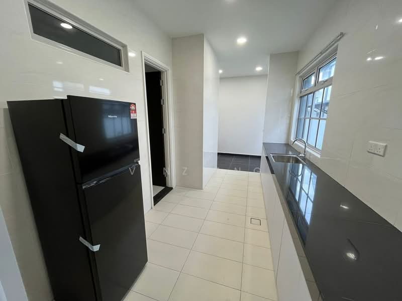 Cluster House for Rent in Taman Ekoflora (Johor Bahru) - Vinz Ang - Kitchen - PropertyGuru.com.my