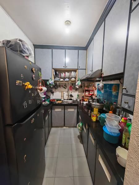 Pangsapuri untuk Dijual di Taman Seri Hijau - Bryan H'ng - Kitchen - PropertyGuru.com.my