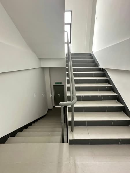 Kilang untuk Disewa di Pulau Carey (Selangor) - Henry Chew - Corridor - PropertyGuru.com.my