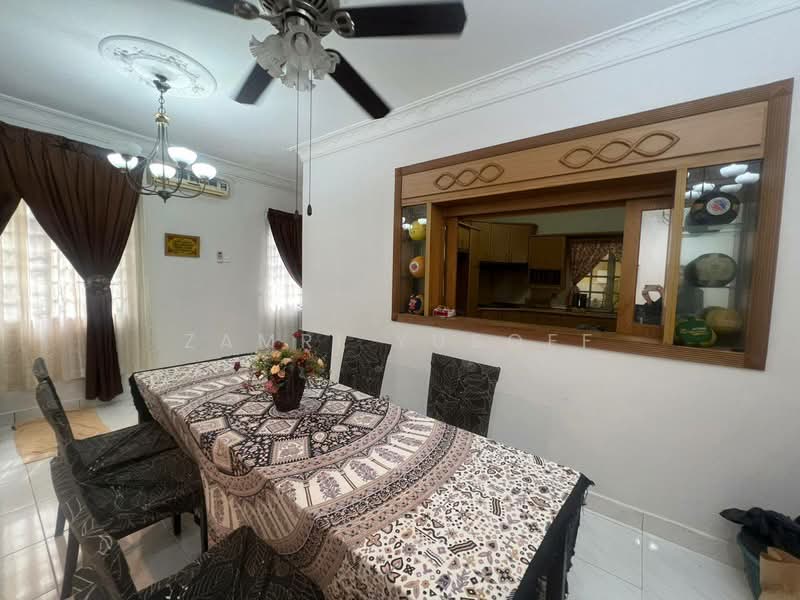Rumah Teres 2.5 Tingkat untuk Dijual di Seksyen 7 (Shah Alam) - Zamri Yusoff - Dining Room - PropertyGuru.com.my