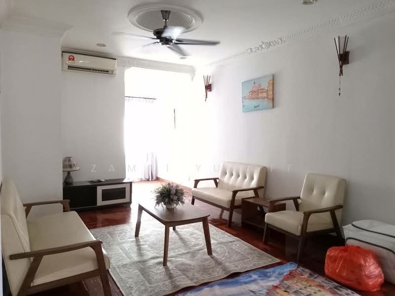 Rumah Teres 2.5 Tingkat untuk Dijual di Seksyen 7 (Shah Alam) - Zamri Yusoff - Living Room - PropertyGuru.com.my