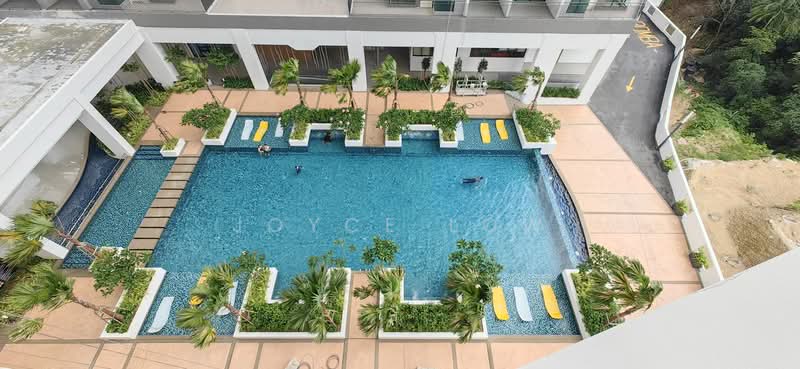 Kondominium untuk Dijual di Brezza Hill - Joyce Low - Pool - PropertyGuru.com.my