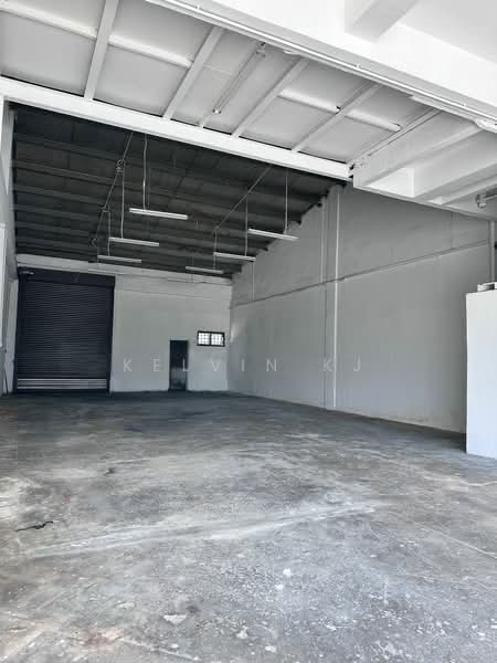 Factory for Rent in Taman Perindustrian Bukit Serdang (Seri Kembangan) - Kelvin KJ - Interior - PropertyGuru.com.my