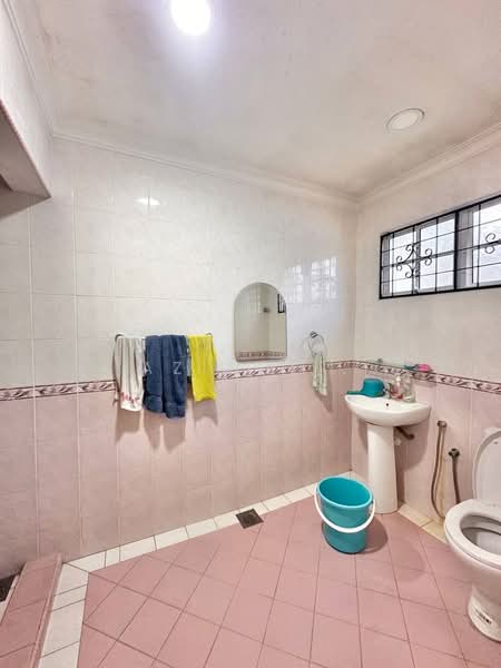 Bungalow for Sale in Seksyen 6 (Shah Alam) - Azizol . - PropertyGuru.com.my