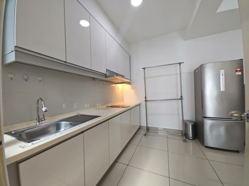 Apartment for Sale at Austin Suites (Permata Austin) - Kenneth Tan - Kitchen - PropertyGuru.com.my