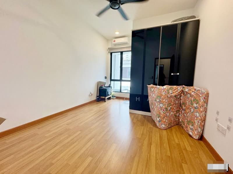 2-storey Terraced House for Sale in Bukit Raja (Selangor) - Louis Chan - Bedroom - PropertyGuru.com.my
