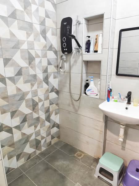 Apartment for Rent at Greenlane Heights Block B - Jerry Tan - Bathroom - PropertyGuru.com.my