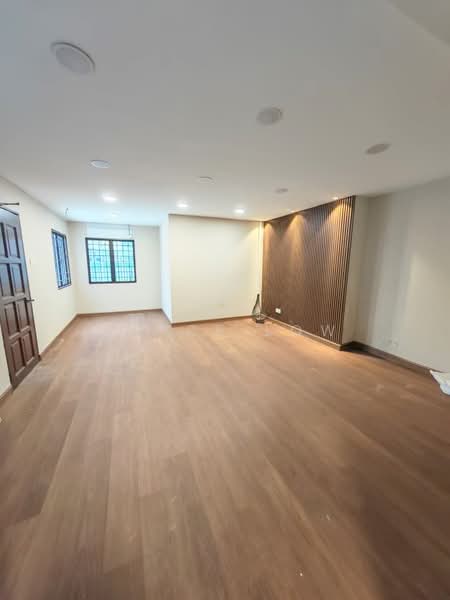 Factory for Rent in Seksyen 33 (Shah Alam) - Joyce Low - Living Room - PropertyGuru.com.my