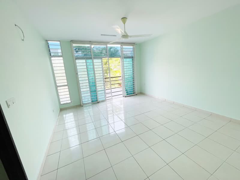 3-storey Terraced House for Rent in Kajang (Selangor) - Eiffel Lai - Living Room - PropertyGuru.com.my