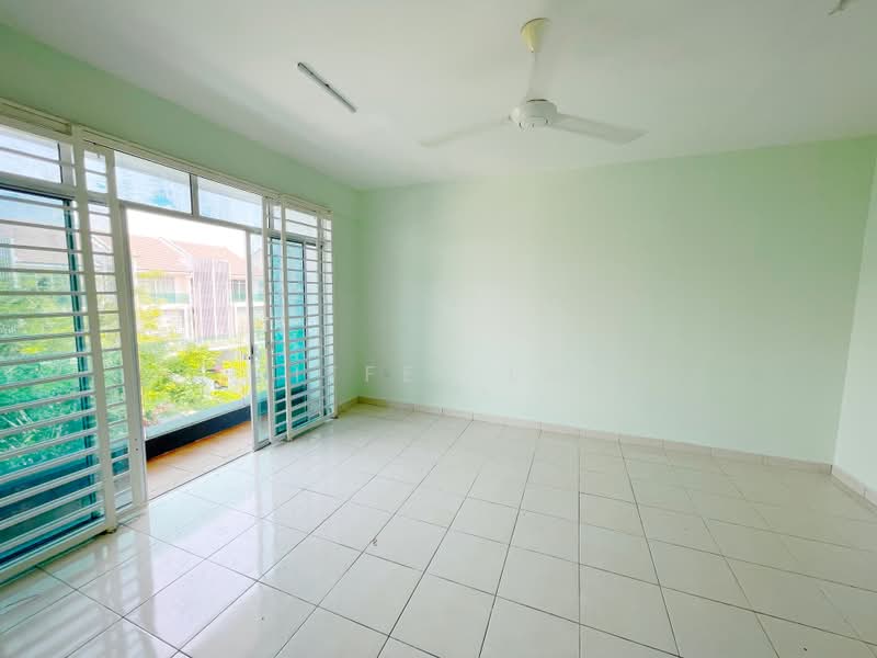 3-storey Terraced House for Rent in Kajang (Selangor) - Eiffel Lai - Balcony - PropertyGuru.com.my