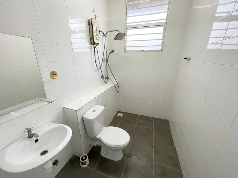 3-storey Terraced House for Rent in Kajang (Selangor) - Eiffel Lai - Bathroom - PropertyGuru.com.my