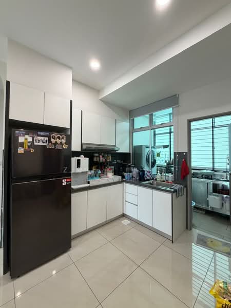 Service Residence for Sale at SKS Habitat - Zoey Lee - Kitchen - PropertyGuru.com.my
