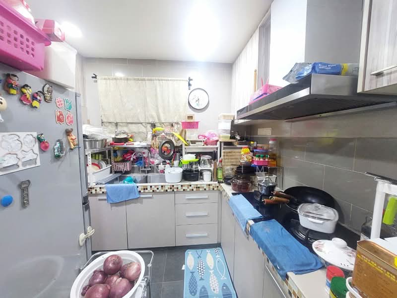 Rumah Teres 2 Tingkat untuk Dijual di Taman Mutiara Kemuning (Shah Alam) - Vince Lim - Kitchen - PropertyGuru.com.my