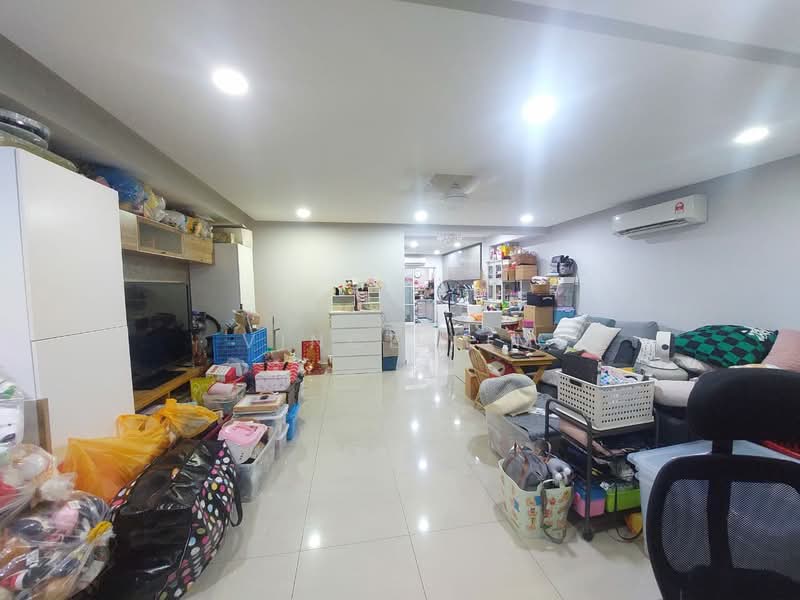Rumah Teres 2 Tingkat untuk Dijual di Taman Mutiara Kemuning (Shah Alam) - Vince Lim - Living Room - PropertyGuru.com.my