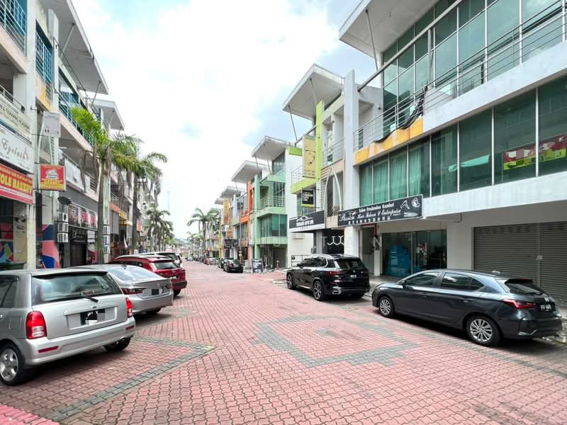 Shop for Rent in Pusat Bandar Rawang (Rawang) - Keanu Tan - Exterior - PropertyGuru.com.my